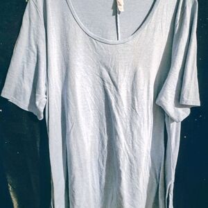 LuLaRoe Soft Gray Short Sleeve Tee